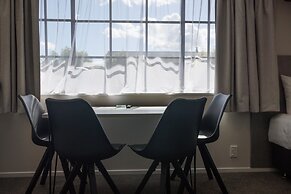 Bk's Pohutukawa Lodge