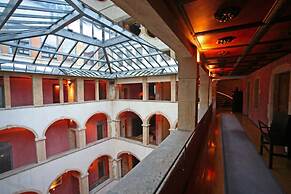 Cour des Loges Lyon, A Radisson Collection Hotel