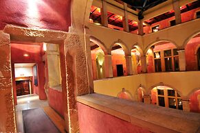 Cour des Loges Lyon, A Radisson Collection Hotel