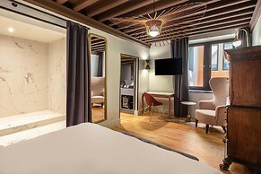 Cour des Loges Lyon, A Radisson Collection Hotel