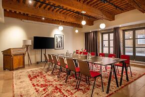 Cour des Loges Lyon, A Radisson Collection Hotel