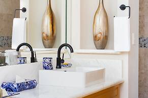 Villa La Estancia Beach Resort & Spa