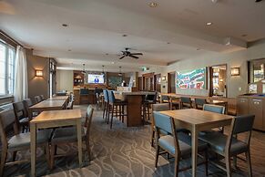 Holiday Inn Express and Suites Tremblant by IHG