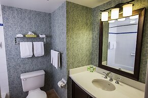 Holiday Inn Express and Suites Tremblant by IHG