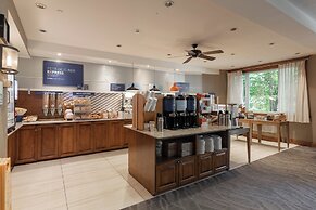 Holiday Inn Express and Suites Tremblant by IHG