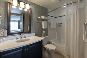 Holiday Inn Express and Suites Tremblant by IHG