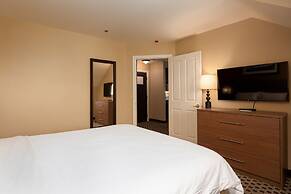 Holiday Inn Express and Suites Tremblant by IHG