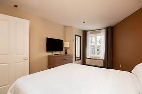 Holiday Inn Express and Suites Tremblant by IHG