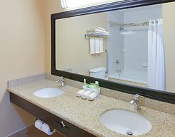 Holiday Inn Express Oakdale by IHG