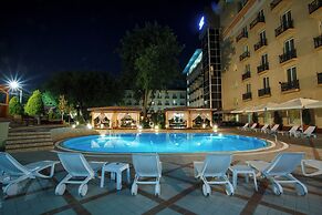 LOTTE City Hotels Tashkent Palace
