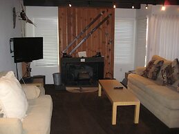 Val d'Isere by Mammoth Reservation Bureau