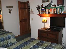 Val d'Isere by Mammoth Reservation Bureau