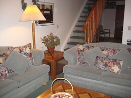 Val d'Isere by Mammoth Reservation Bureau