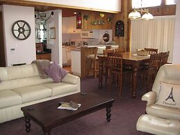 Val d'Isere by Mammoth Reservation Bureau