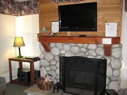 Val d'Isere by Mammoth Reservation Bureau