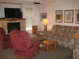 Val d'Isere by Mammoth Reservation Bureau