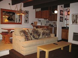 Val d'Isere by Mammoth Reservation Bureau