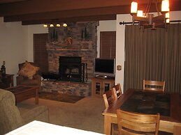 Val d'Isere by Mammoth Reservation Bureau