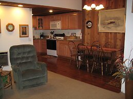 Val d'Isere by Mammoth Reservation Bureau