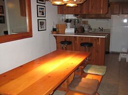 Val d'Isere by Mammoth Reservation Bureau