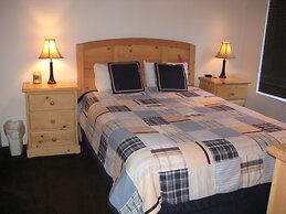 Val d'Isere by Mammoth Reservation Bureau