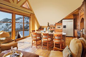 Snake River Lodge - Amenities at Sister Property