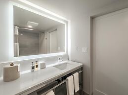 Coast Nisku Inn & Conference Centre