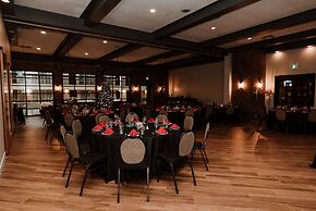 Coast Nisku Inn & Conference Centre