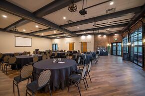 Coast Nisku Inn & Conference Centre