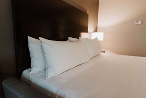 Coast Nisku Inn & Conference Centre