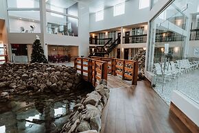 Coast Nisku Inn & Conference Centre