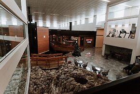 Coast Nisku Inn & Conference Centre