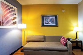 Days Inn & Suites by Wyndham Houston North/Aldine