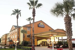 Days Inn & Suites by Wyndham Houston North/Aldine