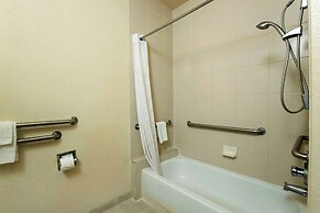 Days Inn & Suites by Wyndham Houston North/Aldine