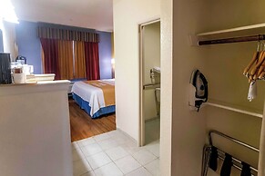 Days Inn & Suites by Wyndham Houston North/Aldine