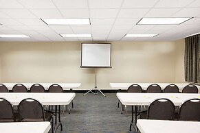 Days Inn & Suites by Wyndham Houston North/Aldine