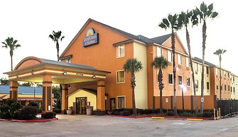 Days Inn & Suites by Wyndham Houston North/Aldine
