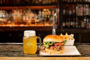 Williamsburg Lodge, Autograph Collection