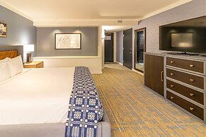 Williamsburg Lodge, Autograph Collection