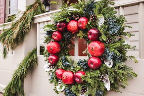 Williamsburg Lodge, Autograph Collection