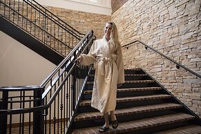 Williamsburg Lodge, Autograph Collection