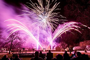 Williamsburg Lodge, Autograph Collection