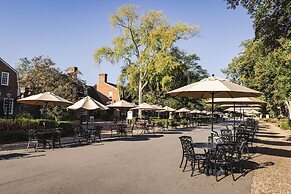 Williamsburg Woodlands Hotel & Suites, an official Colonial Williamsbu