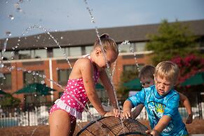 Williamsburg Woodlands Hotel & Suites, an official Colonial Williamsbu