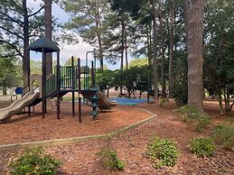 Williamsburg Woodlands Hotel & Suites, an official Colonial Williamsbu