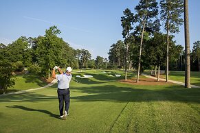 Williamsburg Woodlands Hotel & Suites, an official Colonial Williamsbu