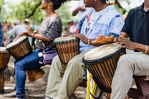 Williamsburg Woodlands Hotel & Suites, an official Colonial Williamsbu