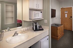 Williamsburg Woodlands Hotel & Suites, an official Colonial Williamsbu