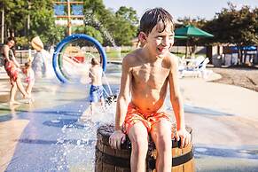 Williamsburg Woodlands Hotel & Suites, an official Colonial Williamsbu